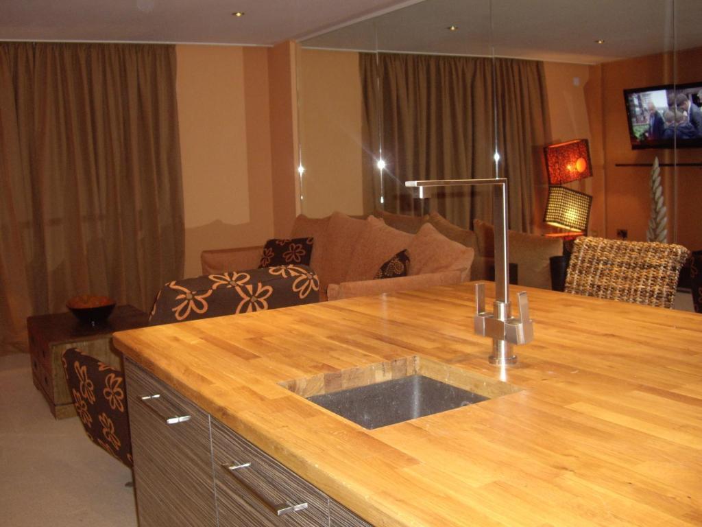 Portland Apartments Cheltenham Bilik gambar